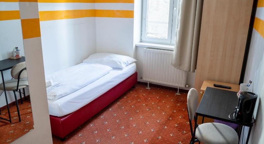 Image of Single Room 1