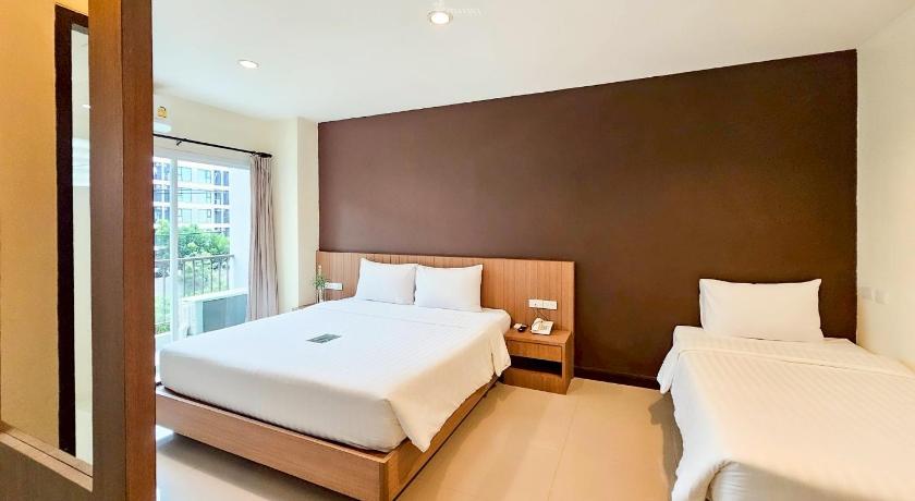 Image of Superior Triple Room 7