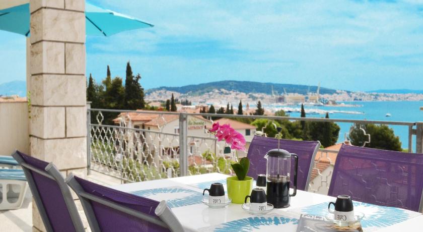 Apartment T&amp;M — Hotel in Trogir