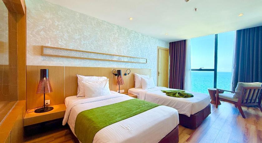Image of Premier Ocean View Twin Room 3