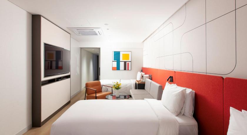 Image of Modern Triple Room 3