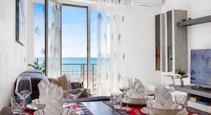 Victoria Seafront - Sea View Private Parking AC & WiFi