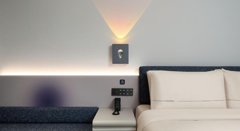 Light Hotel Nanjing Xinjiekou Central Mall - image 31