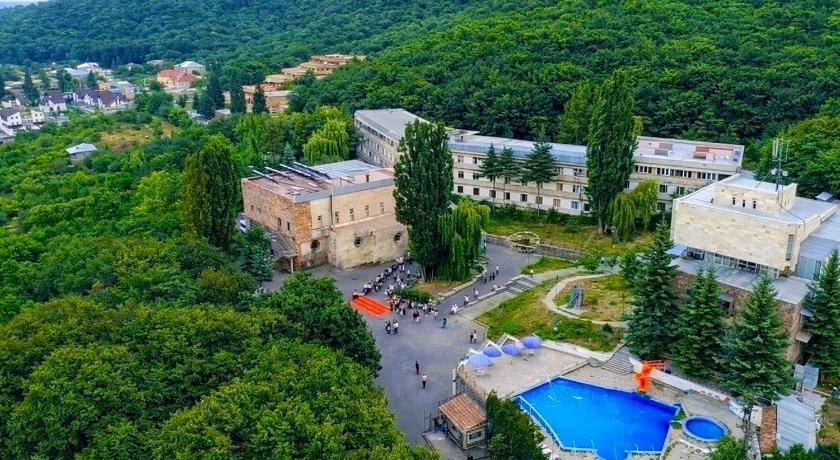 Дом Писателеи Цахкадзора