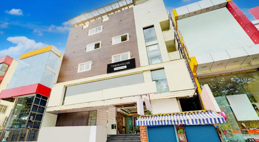 Super Townhouse MG Road Near Commercial Street – Bangalore, MN