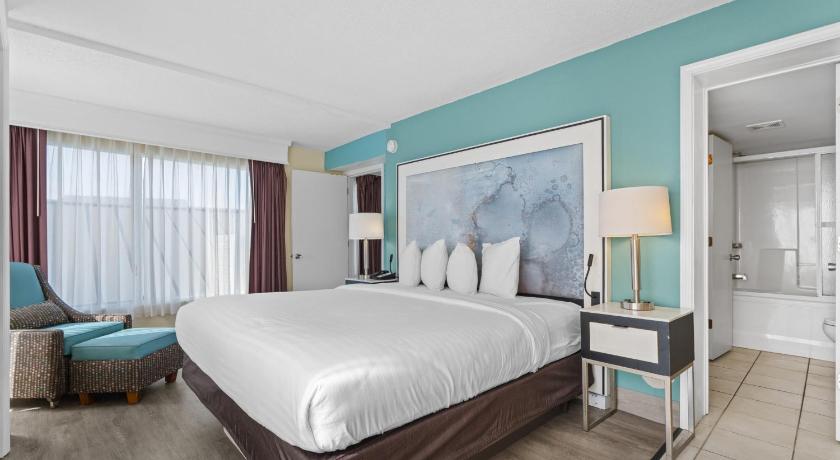 Image of 1 King Bed, Efficiency Studio, Street View, Non-Smoking 0