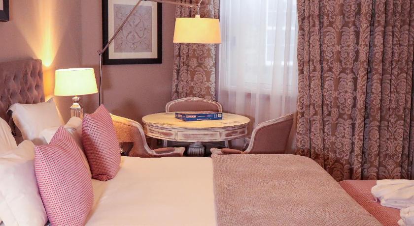 Image of Junior Suite Double or Twin 12
