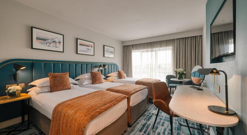 Image of Superior Triple Room 0
