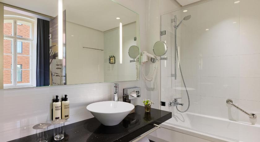 Image of Junior Superior Loft 6