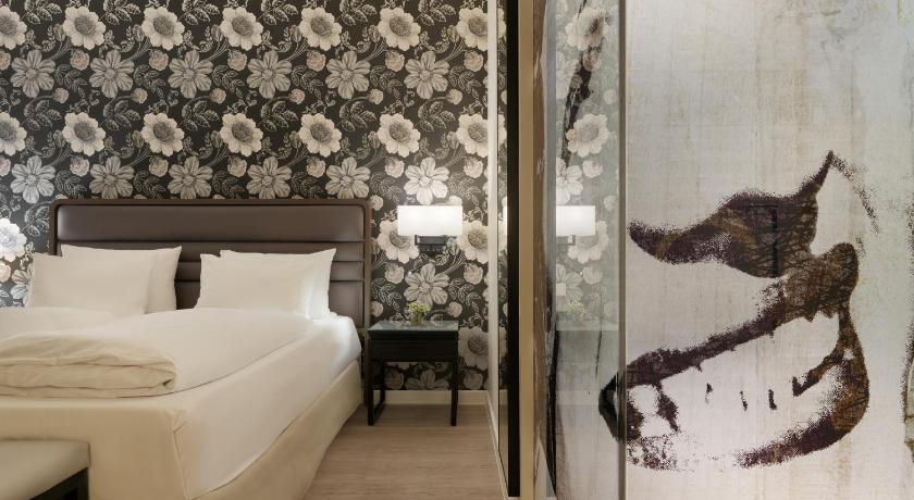 Image of Deluxe Double Room 9