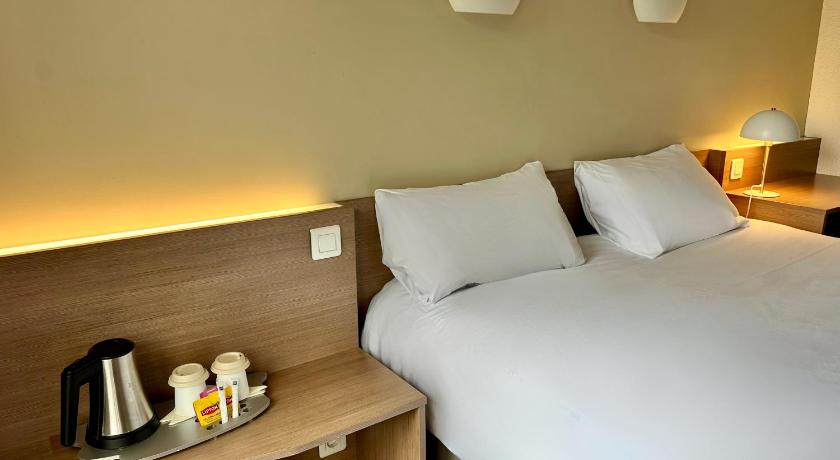 Изображение на Standard Room - 1 Double Bed 10