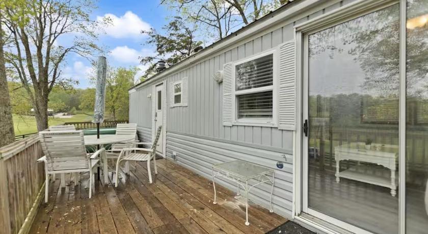 Slade Premium Cabin with Pasture Views & Private Hot Tub 3-Star Accommodation pool