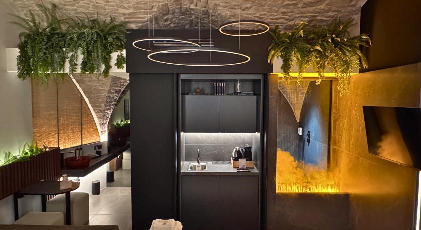 Adalina Luxury Suite