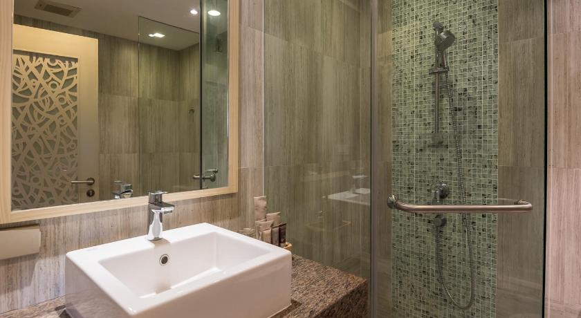 Image of Deluxe Mountain View King Room 9