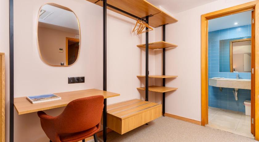 รูปของห้องพักสำหรับ 3 คน (Triple Room) 8
