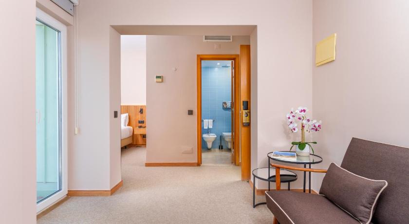 รูปของห้องสวีทมาตรฐาน (Standard Suite) 4
