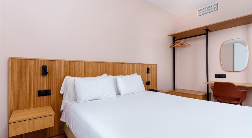 รูปของห้องพักเตียงใหญ่ (Double Room) 7