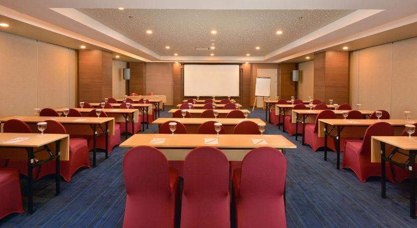 Platinum Adisucipto Hotel & Conference Center