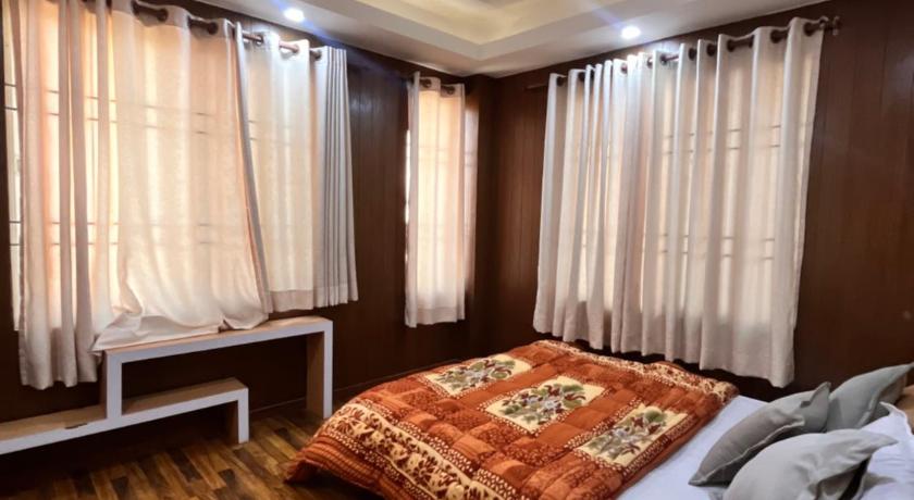 home & story — Kathmandu (2)