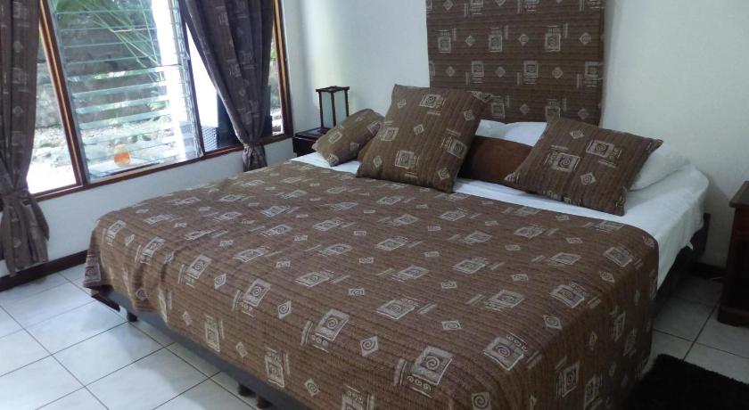 Image of Standard King Room 1