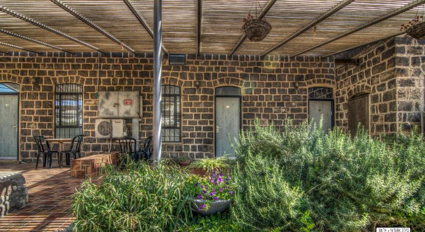 提比哩亚 Villa Alliance 酒店 泳池