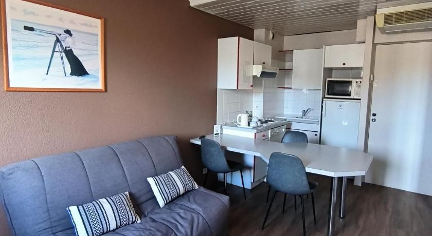 Image of Standard - 1 Double Bed 1 Sofa 5