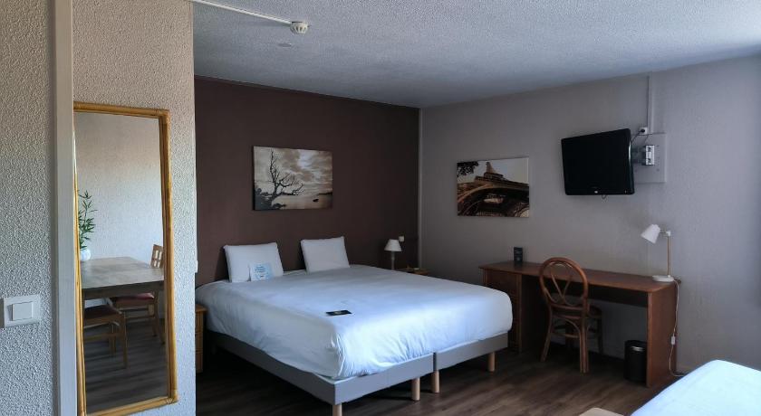 Image of Standard - 1 Double Bed 1 Sofa 3