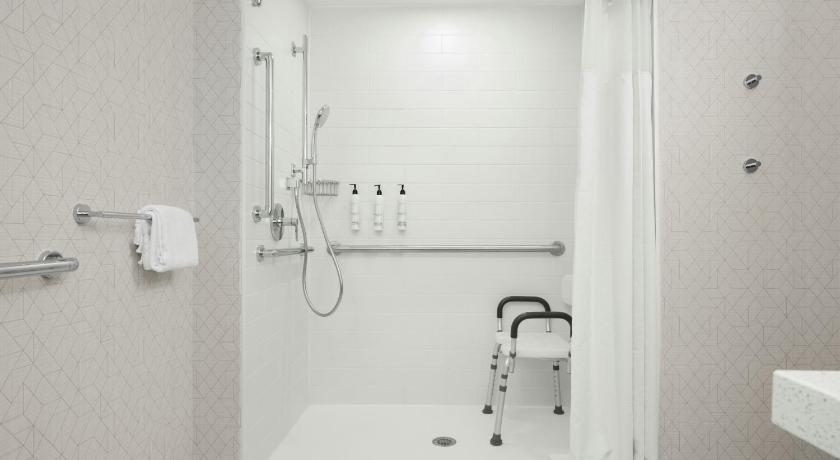 Image of One-Bedroom King Suite with Sofa Bed and Roll-In Shower - Mobility and Hearing Accessible 6