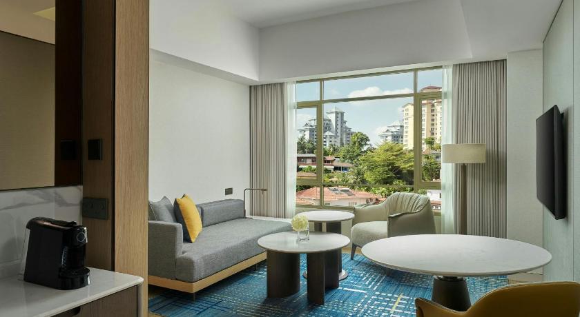 Image of Executive King Suite with City View 3