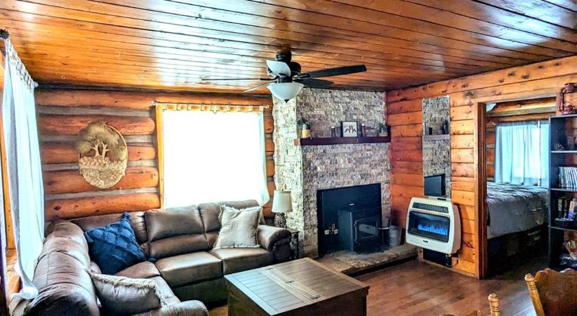 파인탑 (AZ) Charming Log Cabin in Tall Pines w Large Deck 4성급 숙소 스위트룸