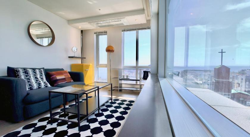 Image of Low Floor Suite 5