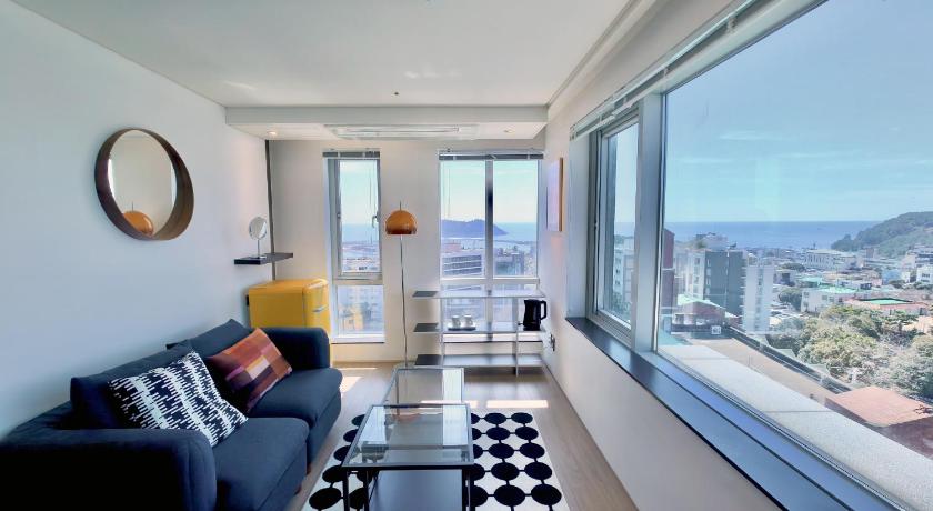 Image of Low Floor Suite 10