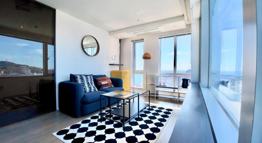 Image of Low Floor Suite 4