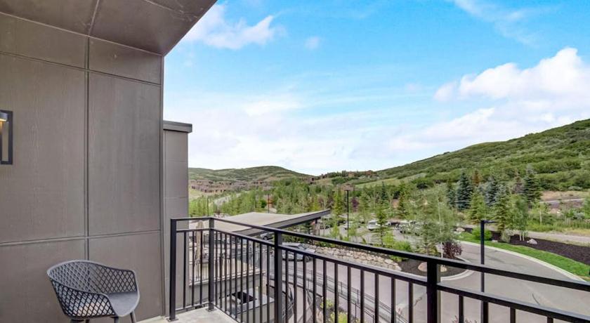 Deer Mountain Beautiful resort condo - incredible amenities - shuttle service 4-Star Accommodation room