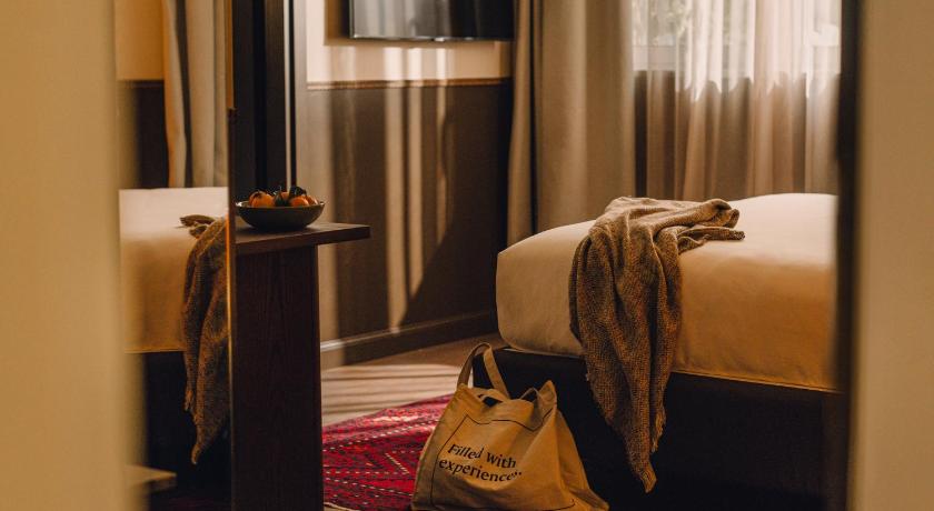 Image of Junior Suite 8