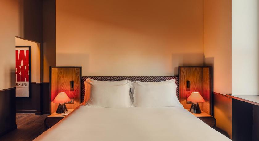 Image of Deluxe Room 4