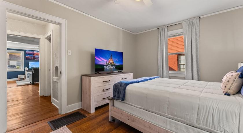 멤피스 (TN) Stylish 1BR Duplex Near Midtown & Crosstown Pets OK Free WiFi 2성급 숙소 수영장