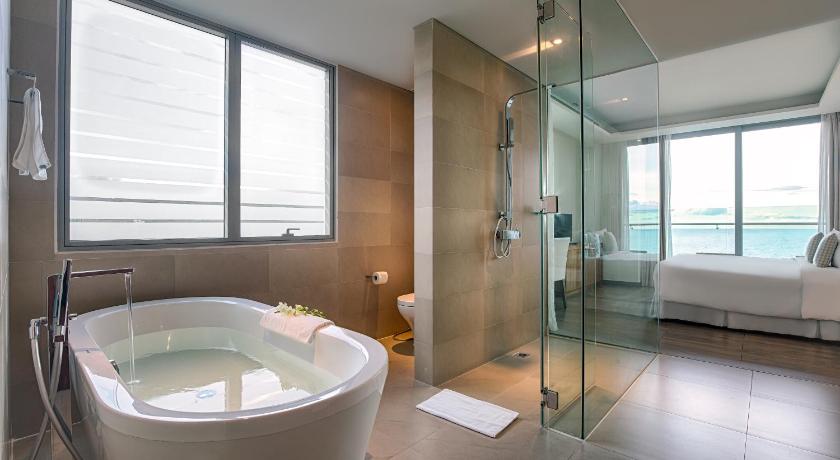 Image of Special Offer - One-bedroom Ocean View Suite with Balcony 2