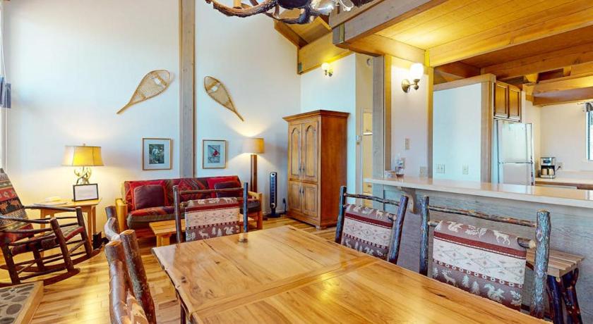 트러키 (CA) Fine lodge near skiing with futon & ski locker 3성급 숙소 레스토랑