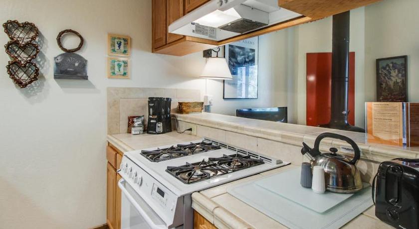 트러키 (CA) Ski-in-ski-out condo with pool hot tub sauna & breathtaking views - dog-friendly 4성급 숙소 전망