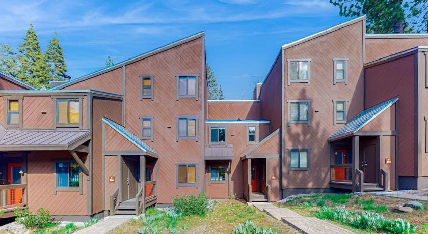 트러키 (CA) Aspen Grove condo near Kings Beach & Northstar Village with balcony 4성급 숙소 객실