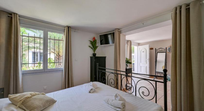 Image of Junior Suite Terrace with Garden View 6