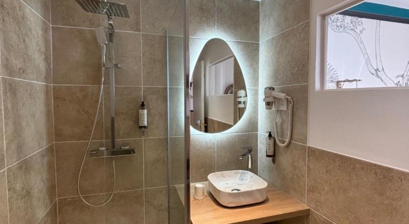 Image of Double Room Terrace with Sea view 2