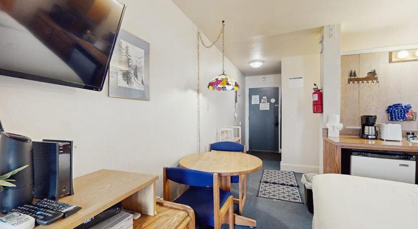 特拉基 (CA) Rustic suite in the heart of Northstar - easy access to lifts & hiking 3星级 住宿 大堂