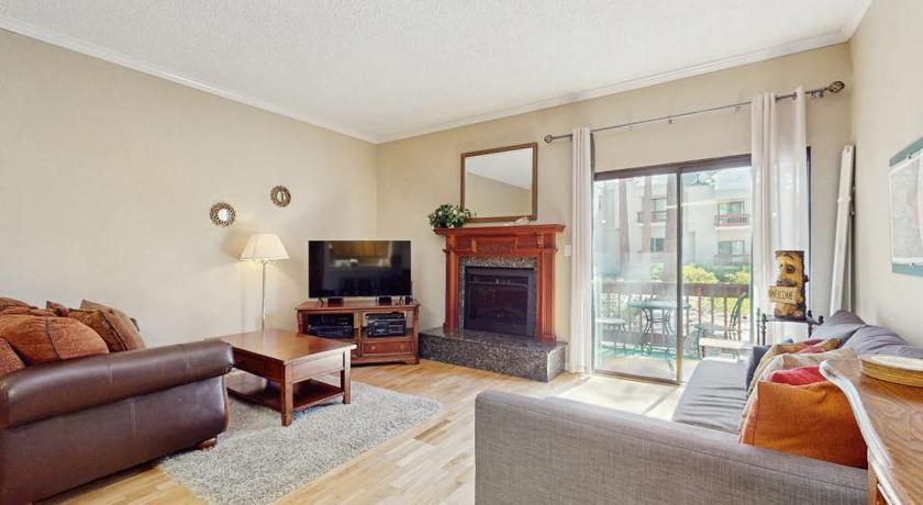 인클라인 빌리지 (NV) Charming & classic condo with WiFi gas fireplace full kitchen & deck 3성급 숙소 수영장