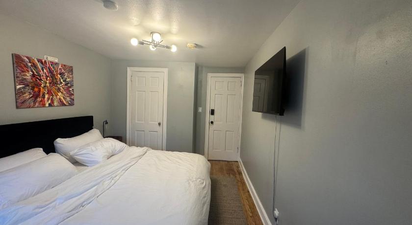 어빙턴 (NJ) King Bed Near EWR Airport Smart TV Room 2 2성급 숙소 객실