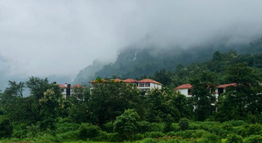HOLIDAY MAIYAAN, DHAMNI Karjat