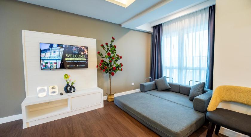 Image of Executive Suite with Balcony 0
