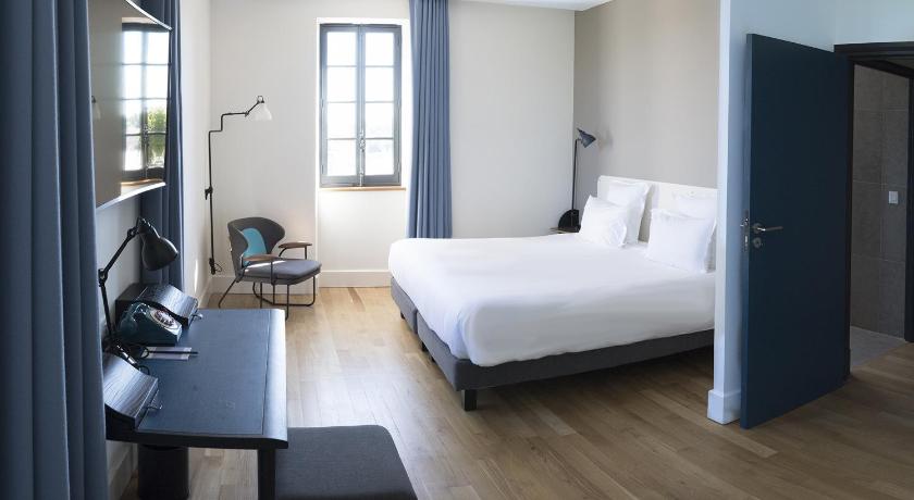 Image of Family Suite with Spa Access Included 1