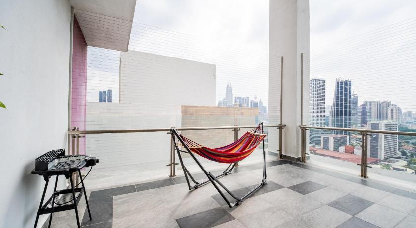 Image of Executive Suite with Balcony 11